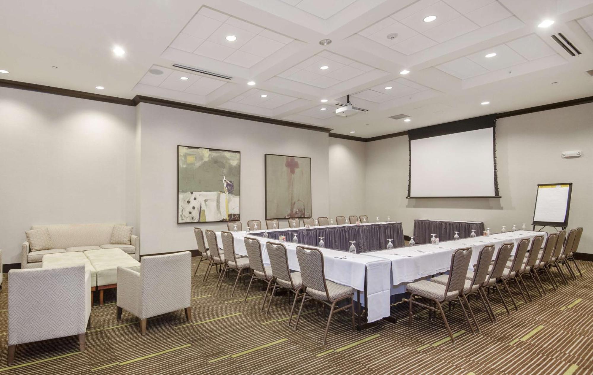 Hilton Garden Inn Raleigh Cary Exterior foto