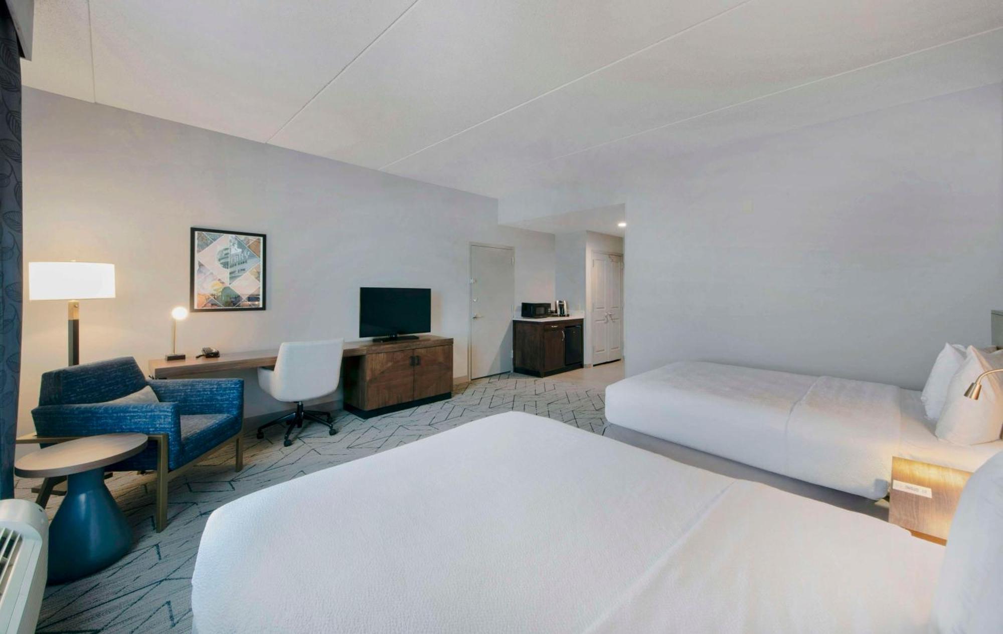 Hilton Garden Inn Raleigh Cary Exterior foto